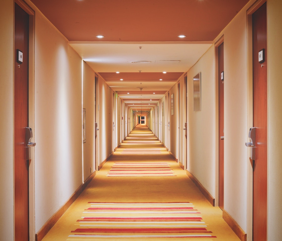 MAGNA erwirbt Holiday Inn Express (Foto: Yuya Hata on Unsplash)