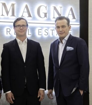 MAGNA Real Estate AG startet in den Wachstumsmarkt Pflege v.l.n.r.: MAGNA Care Geschäftsführer Tim Sauer und MAGNA Real Estate Vorstand Jörn Reinecke